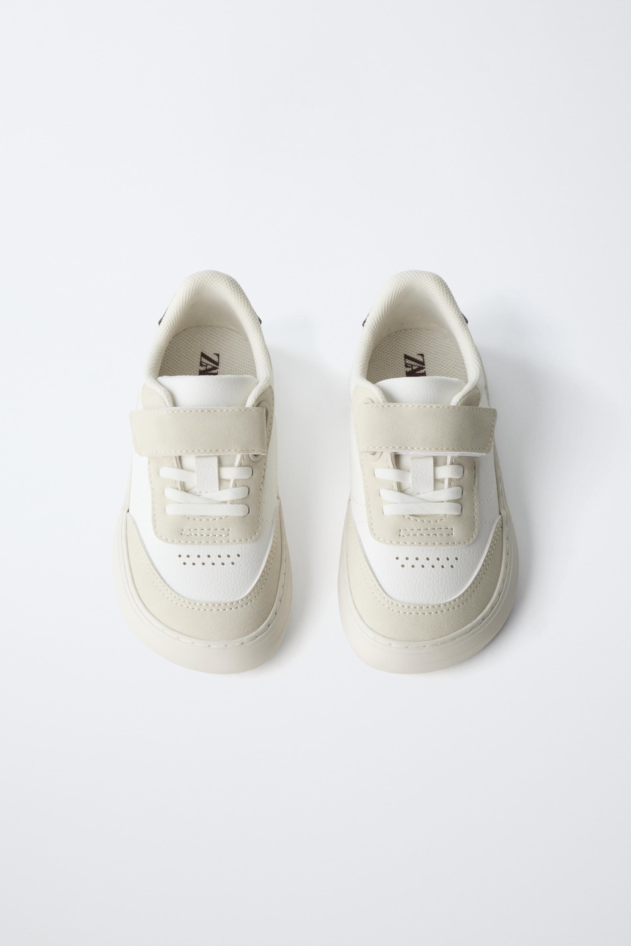 CONTRAST BAREFOOT SNEAKERS